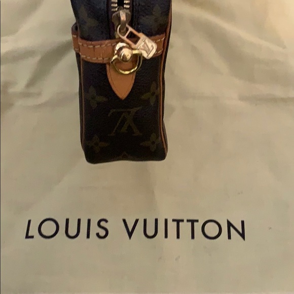 SL1911 Louis Vuitton Compiegne Crossbody - Picture 7 of 11